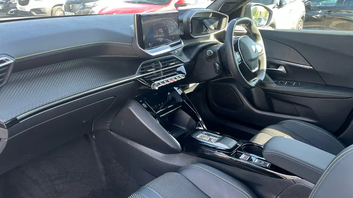 2024-peugeot-2008-suv-e-gt-156ps-54kwh-big-11