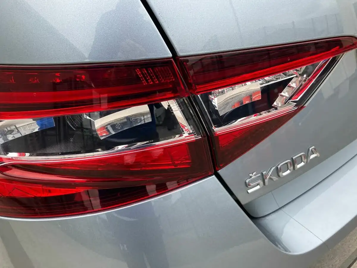 2018-skoda-superb-14-tsi-act-se-l-executive-hatchback-dsg-big-36