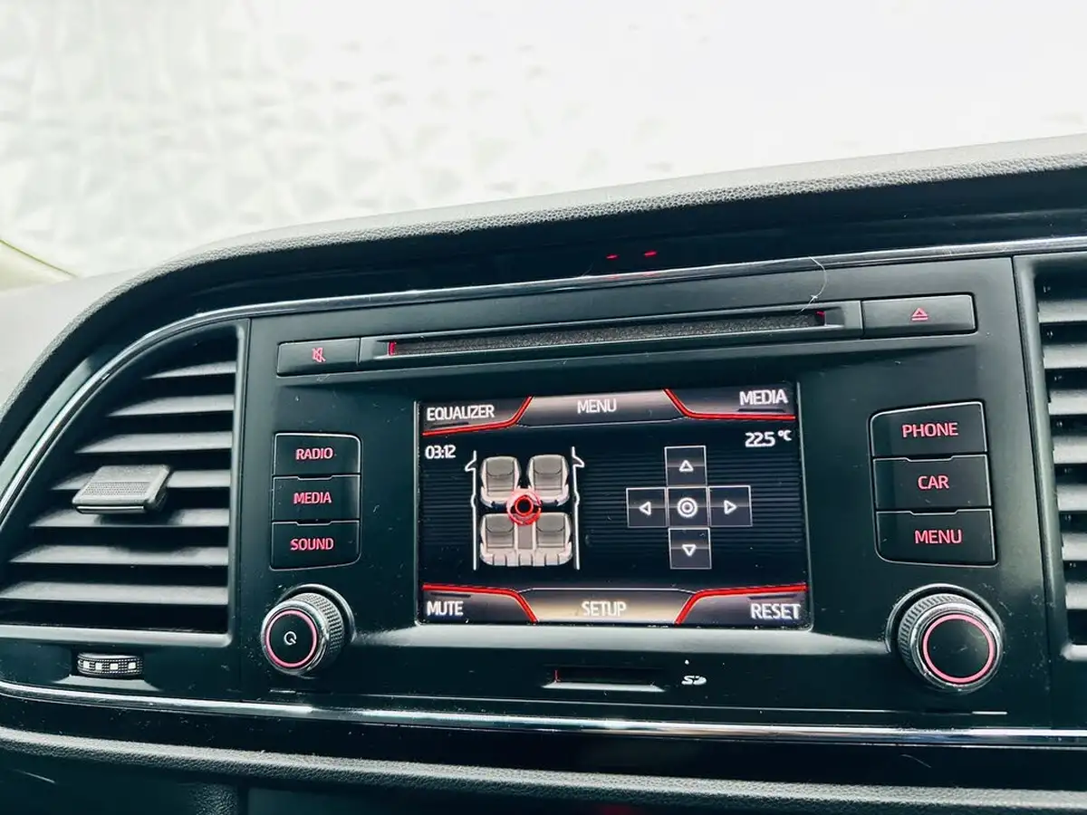 2013-seat-leon-16tdi-se-cr-105ps-ss-hatchback-5d-big-34