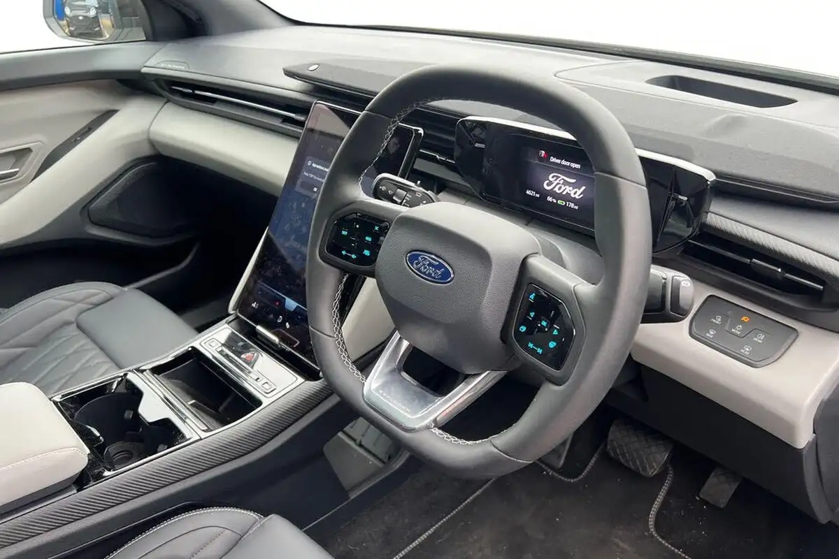 2024-ford-explorer-e-premium-340ps-awd-79kwh-big-7