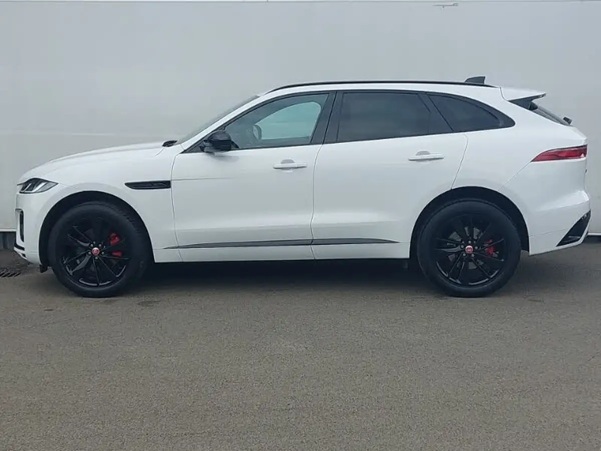 2022-jaguar-f-pace-20-d200-r-dynamic-black-big-3