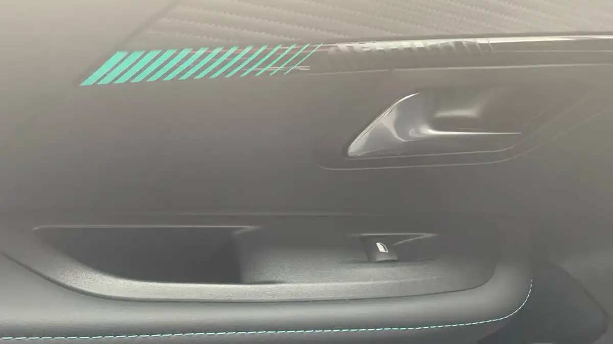 2022-peugeot-208-12-puretech-allure-premium-100bhp-eat8-big-40