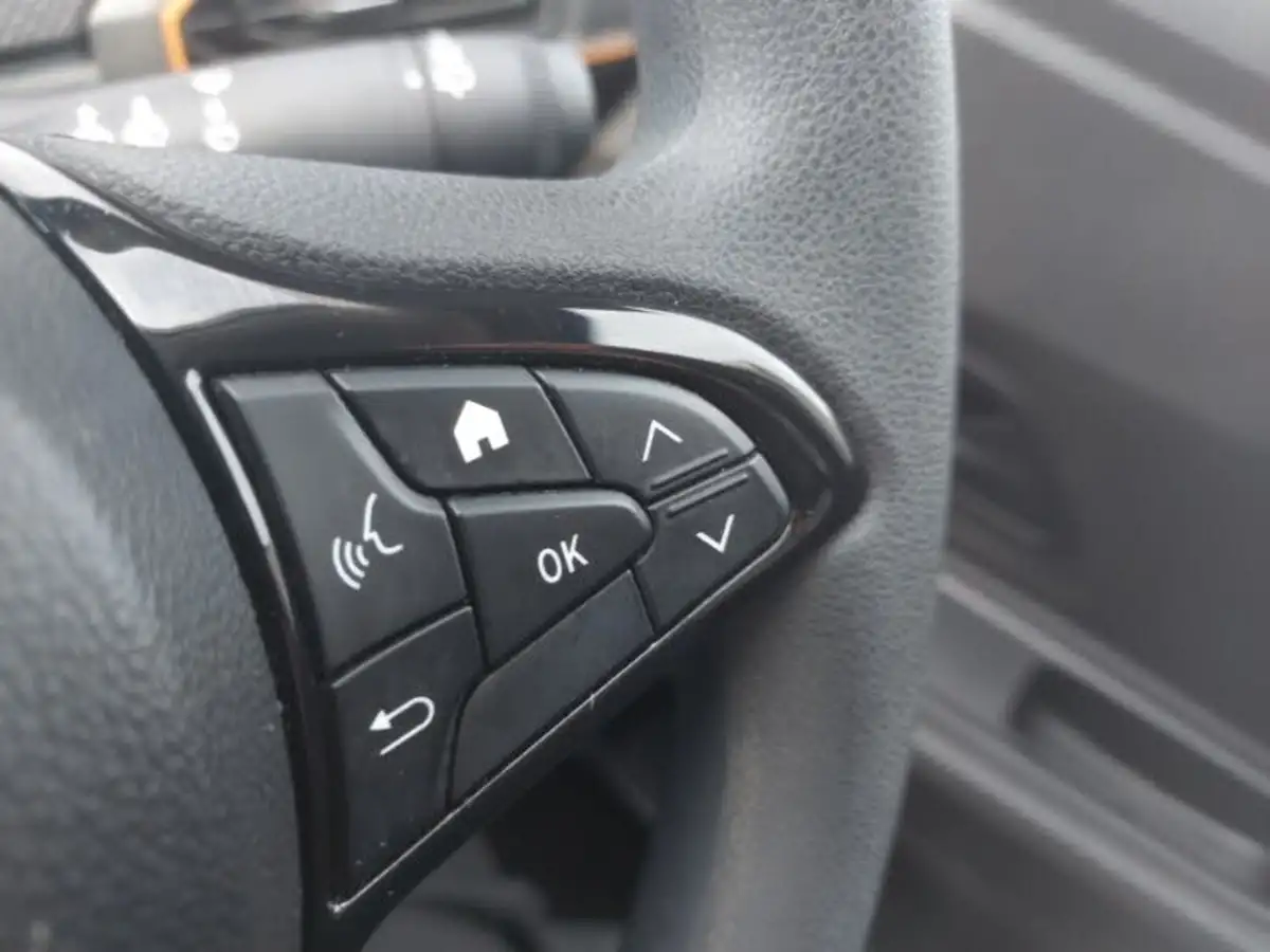2022-dacia-sandero-stepway-10-tce-essential-90bhp-big-16