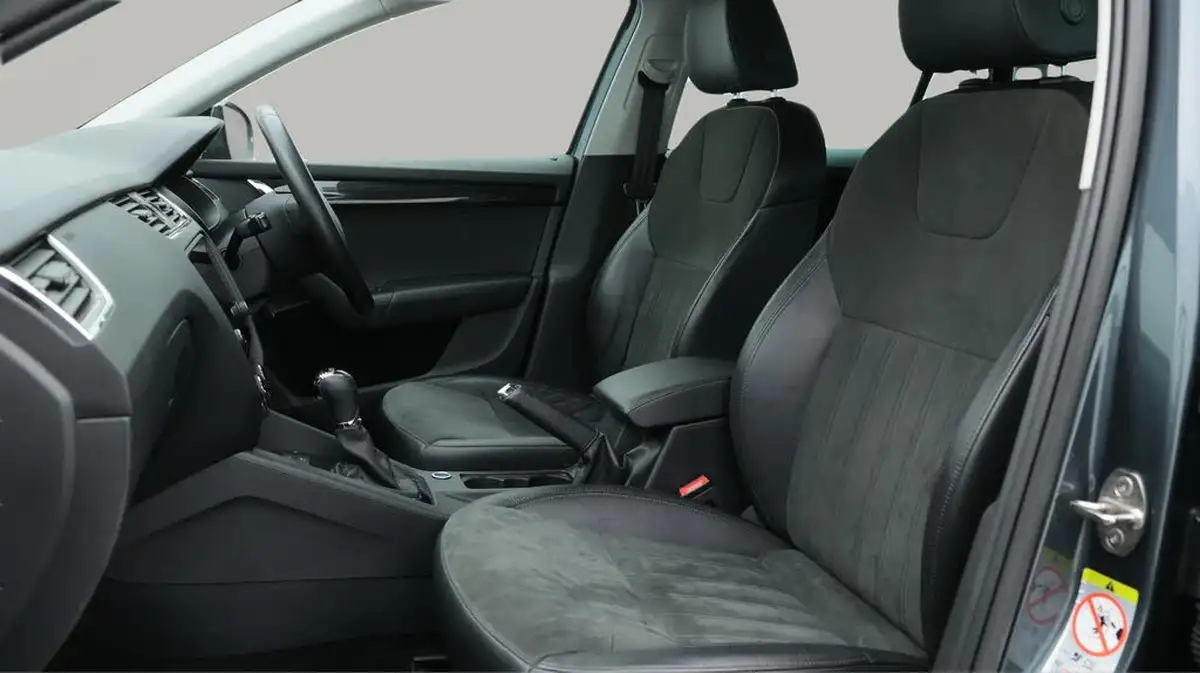2019-skoda-octavia-20tdi-se-l-estate-dsg-big-14