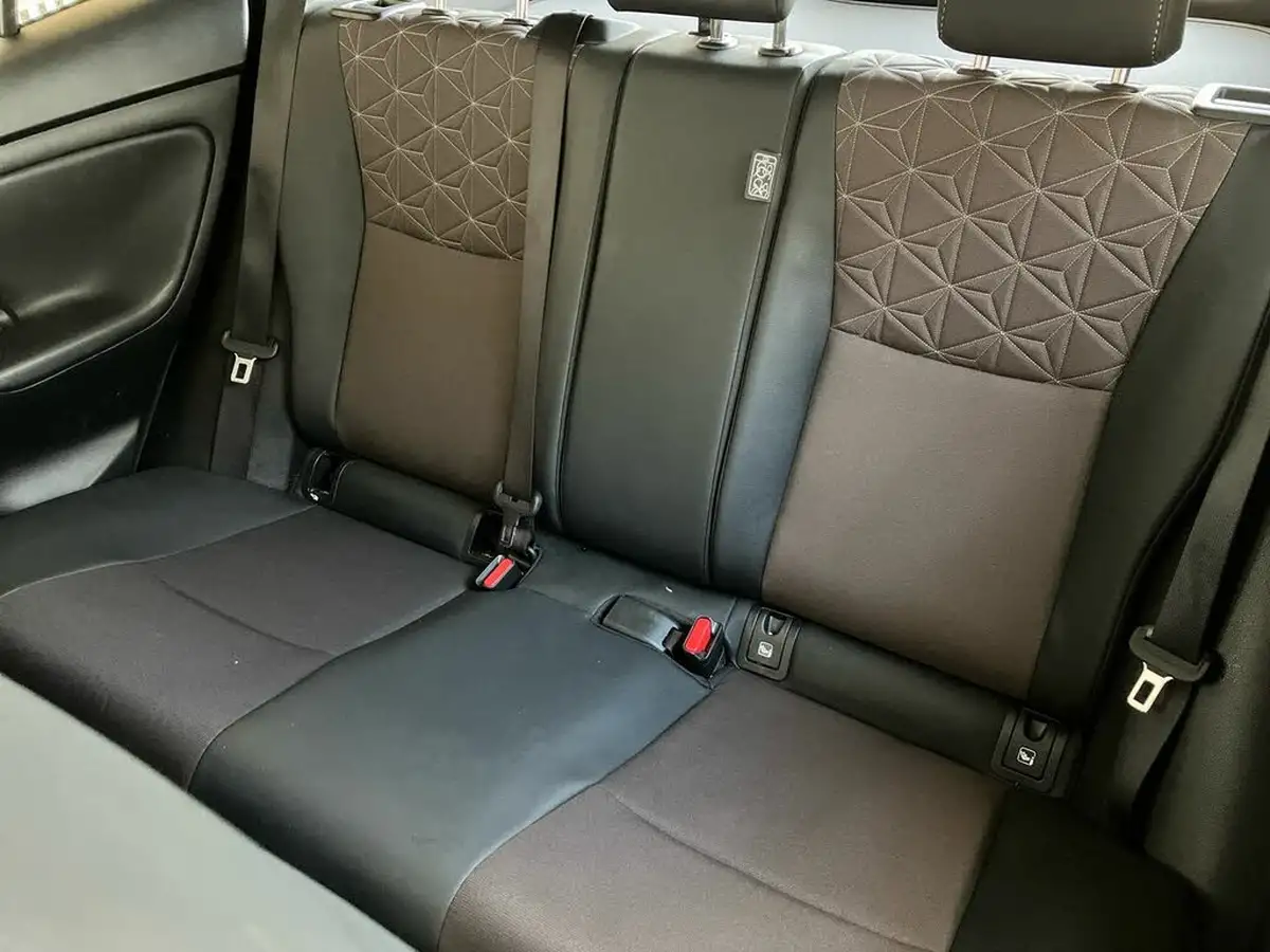 2023-toyota-yaris-cross-15-vvt-i-excel-awd-i-big-33