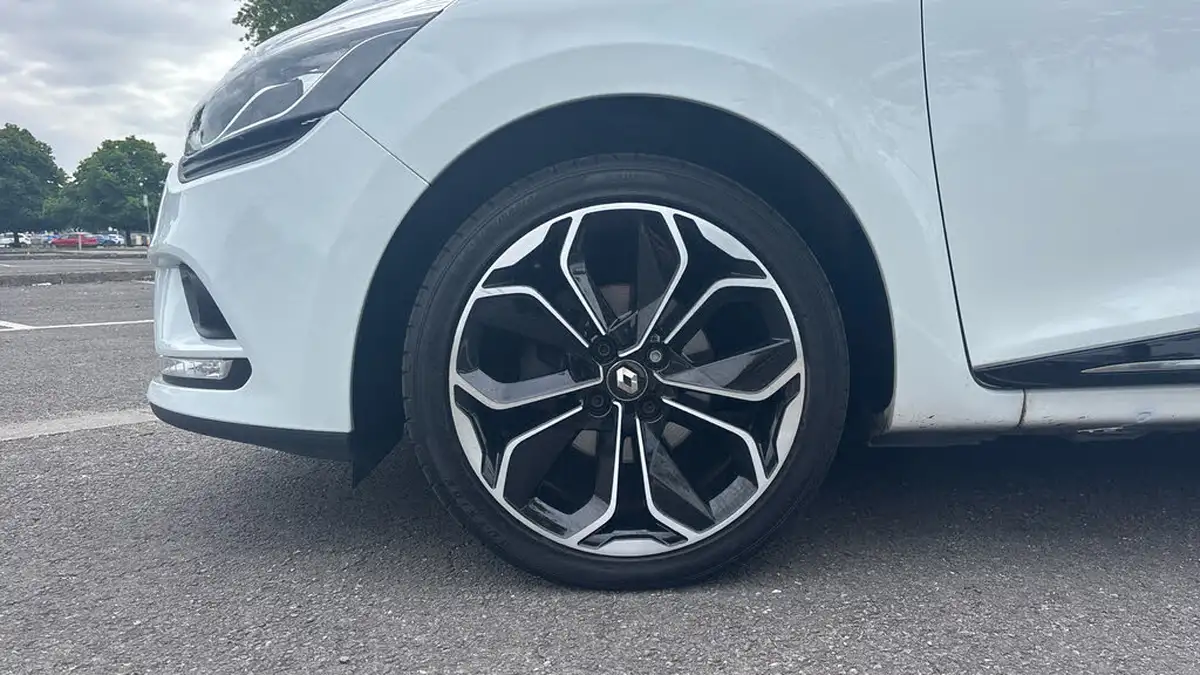 2019-renault-clio-09-tce-iconic-90ps-big-13