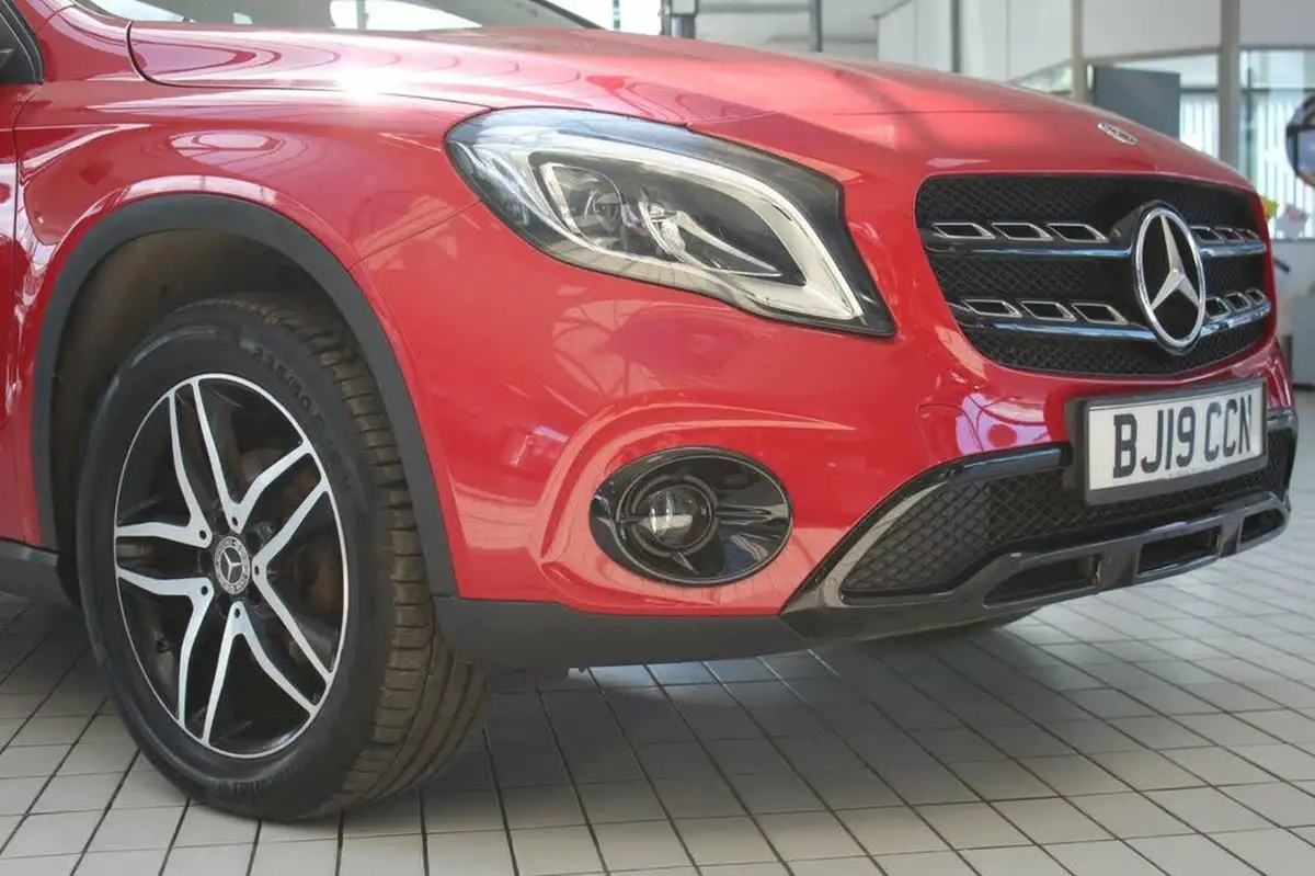 2019-mercedes-benz-gla-class-16-gla-180-urban-edition-ss-big-13