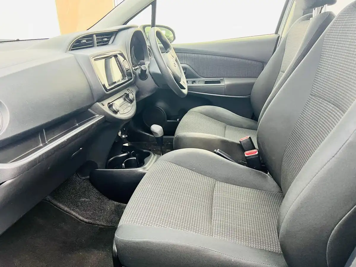 2019-toyota-yaris-big-19