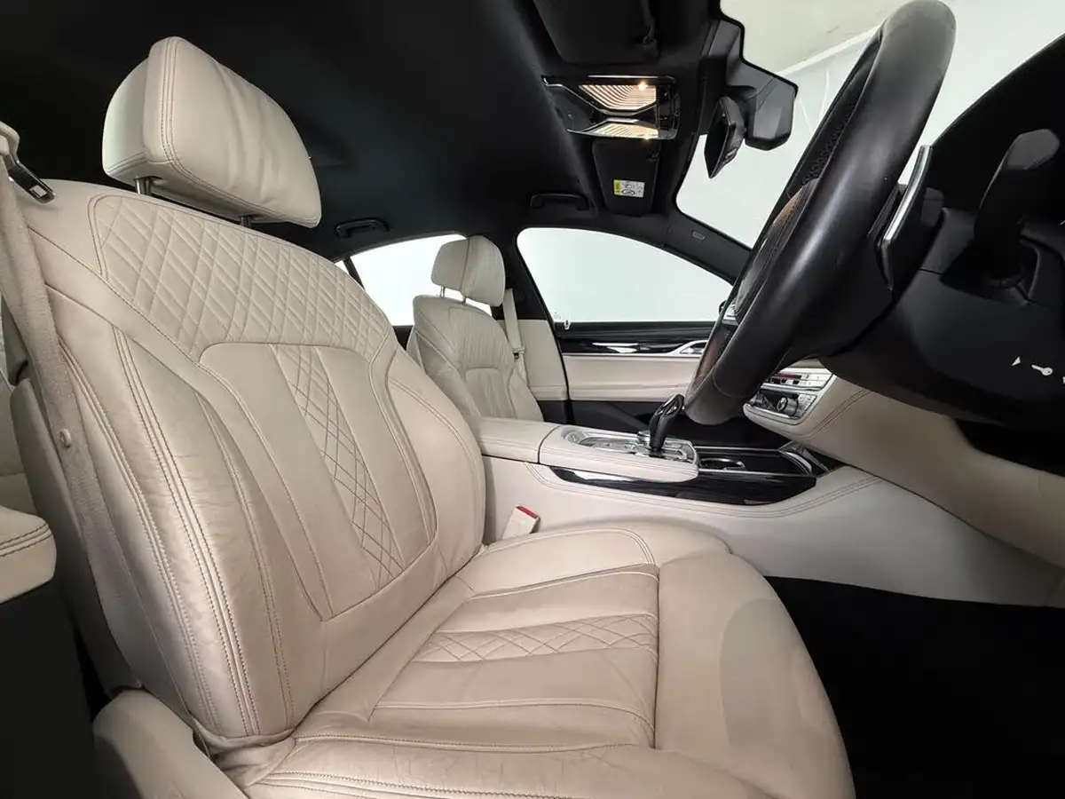 2017-bmw-7-series-30td-730d-m-sport-big-14