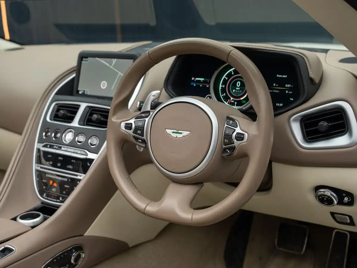2018-aston-martin-db11-40-v8-big-3