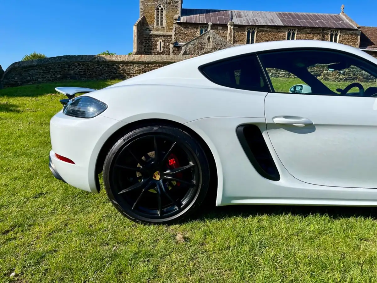 2018-porsche-cayman-718-25-cayman-gts-ss-pdk-big-45