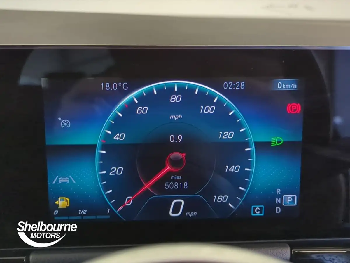 2021-mercedes-benz-gla-class-big-5