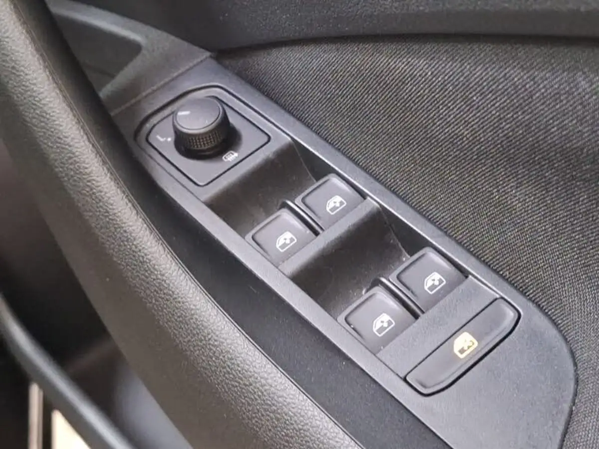2024-skoda-kamiq-10-tsi-se-116ps-dsg-big-13