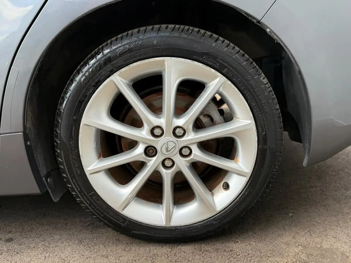 2013-lexus-ct-200h-18-premier-big-48