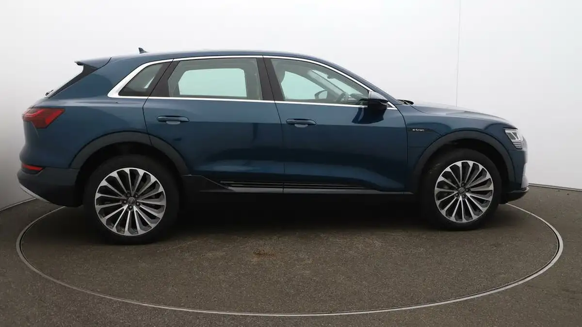 2019-audi-e-tron-55e-big-45