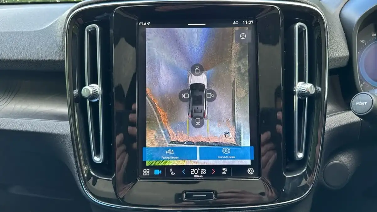 2022-volvo-c40-e-twin-recharge-pro-big-18