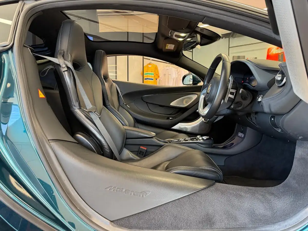 2021-mclaren-gt-40-big-16