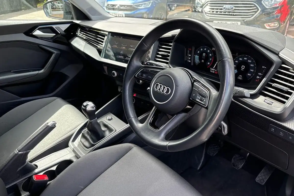 2022-audi-a1-10-25-tfsi-technik-big-24