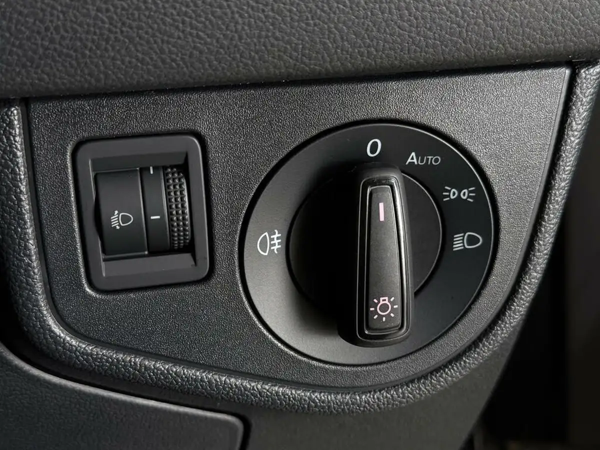 2019-volkswagen-polo-10-se-80ps-evo-ss-big-32