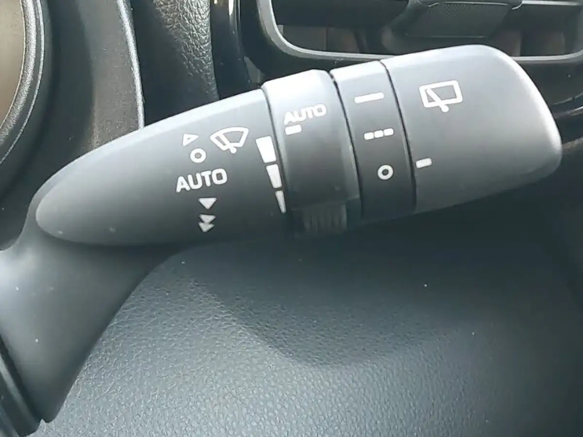 2022-toyota-yaris-15-vvt-i-design-big-18