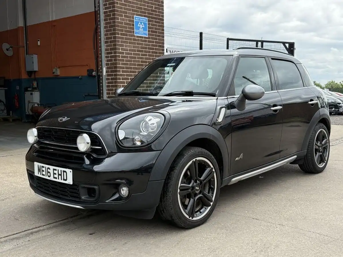 2016-mini-countryman-20td-cooper-d-150bhp-jcw-chiliss-all4-big-0