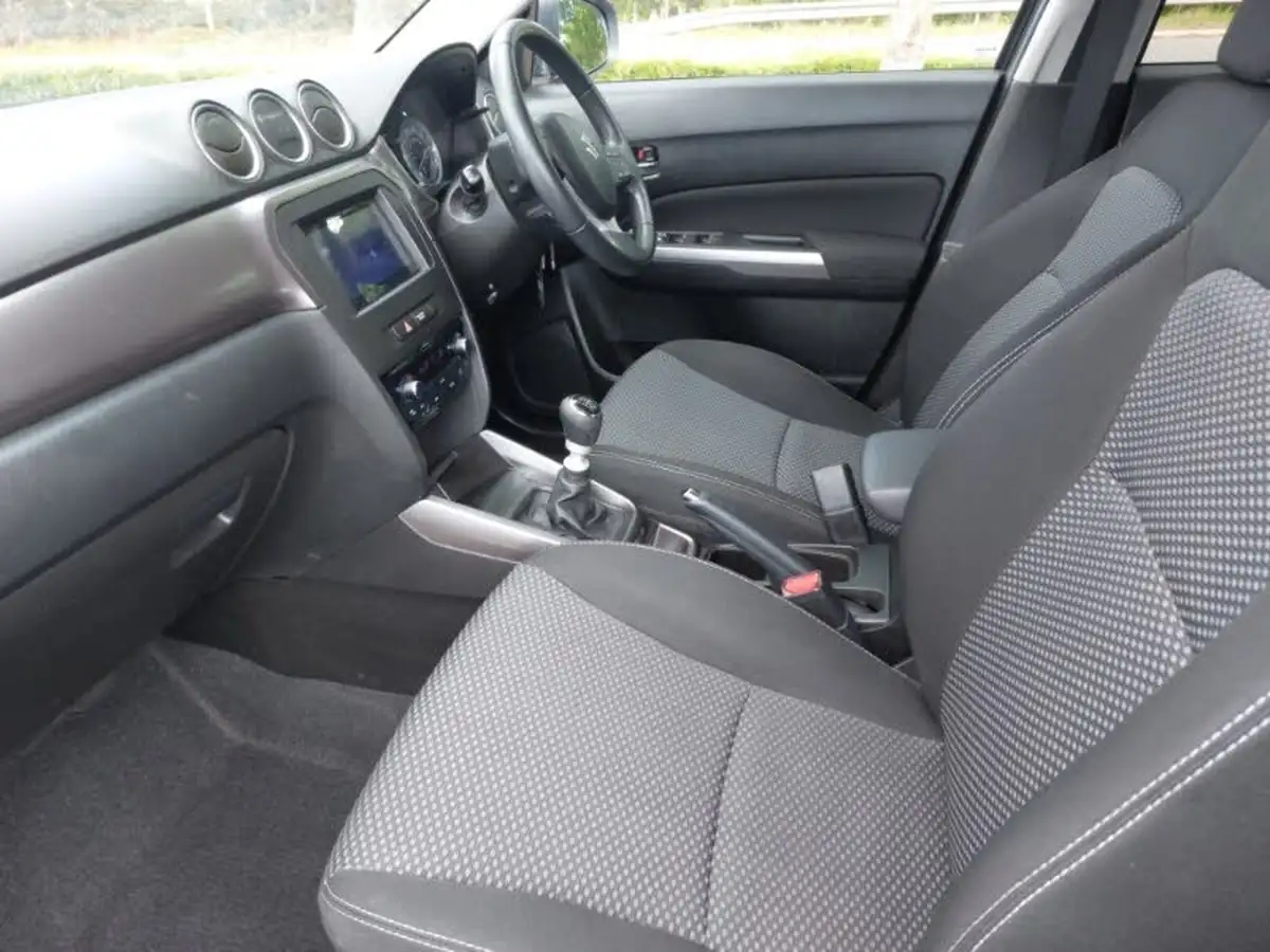 2022-suzuki-vitara-14-boosterjet-sz-t-big-4