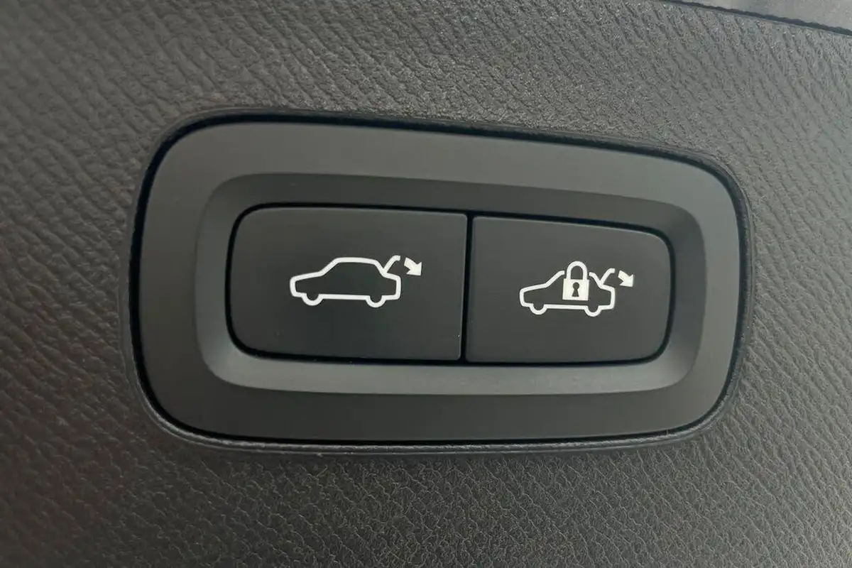 2022-volvo-xc90-20-t8-inscription-pro-455bhp-big-23