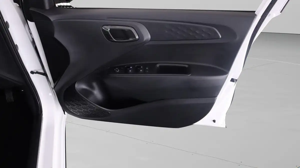 2020-hyundai-i10-10-se-connect-big-14