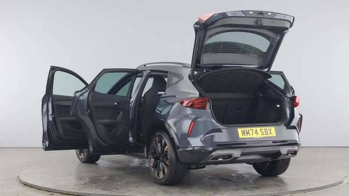2025-cupra-formentor-15-etsi-v3-big-10