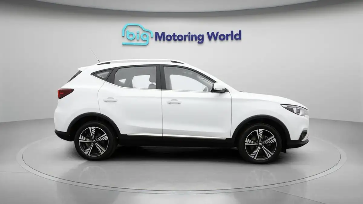 2021-mg-zs-suv-e-exclusive-ev-big-7