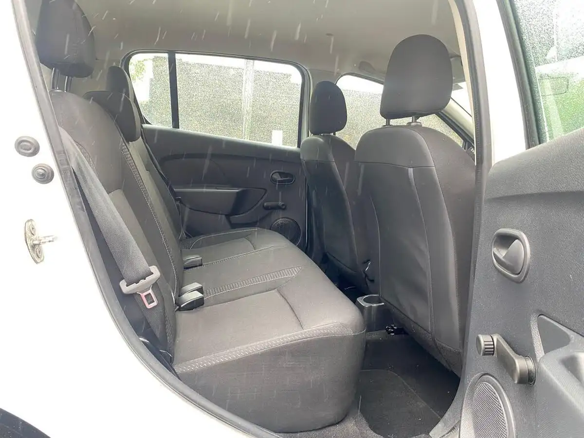 2017-dacia-sandero-10-sce-ambiance-big-8