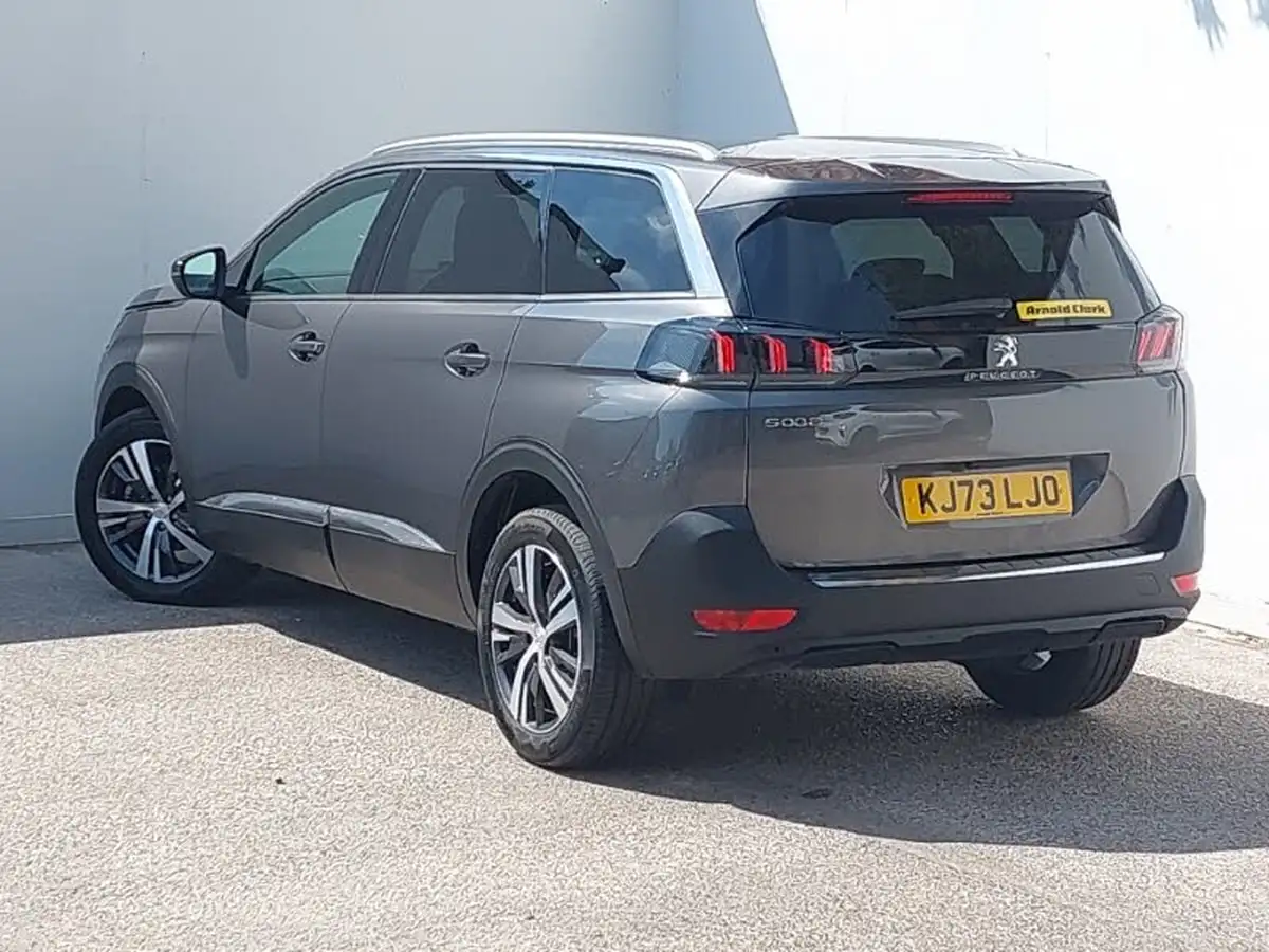 2024-peugeot-5008-suv-12-puretech-allure-130ps-eat8-big-1