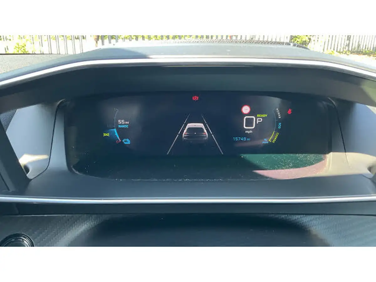 2022-peugeot-208-e-gt-premium-big-17