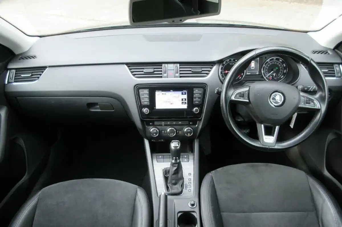 2014-skoda-octavia-20tdi-scout-184ps-dsg-big-6