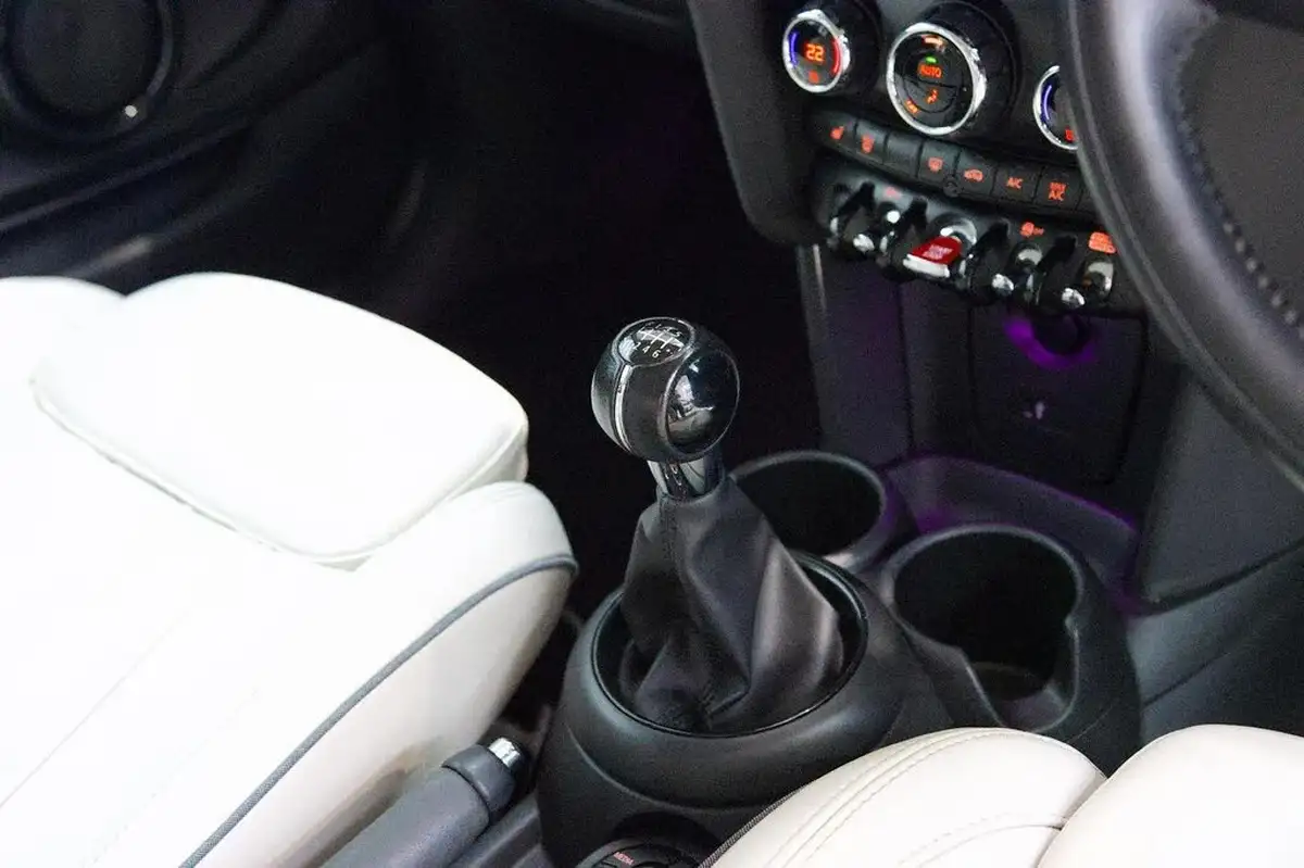 2018-mini-cooper-15-cooper-series-ii-ss-hatchback-3d-big-21