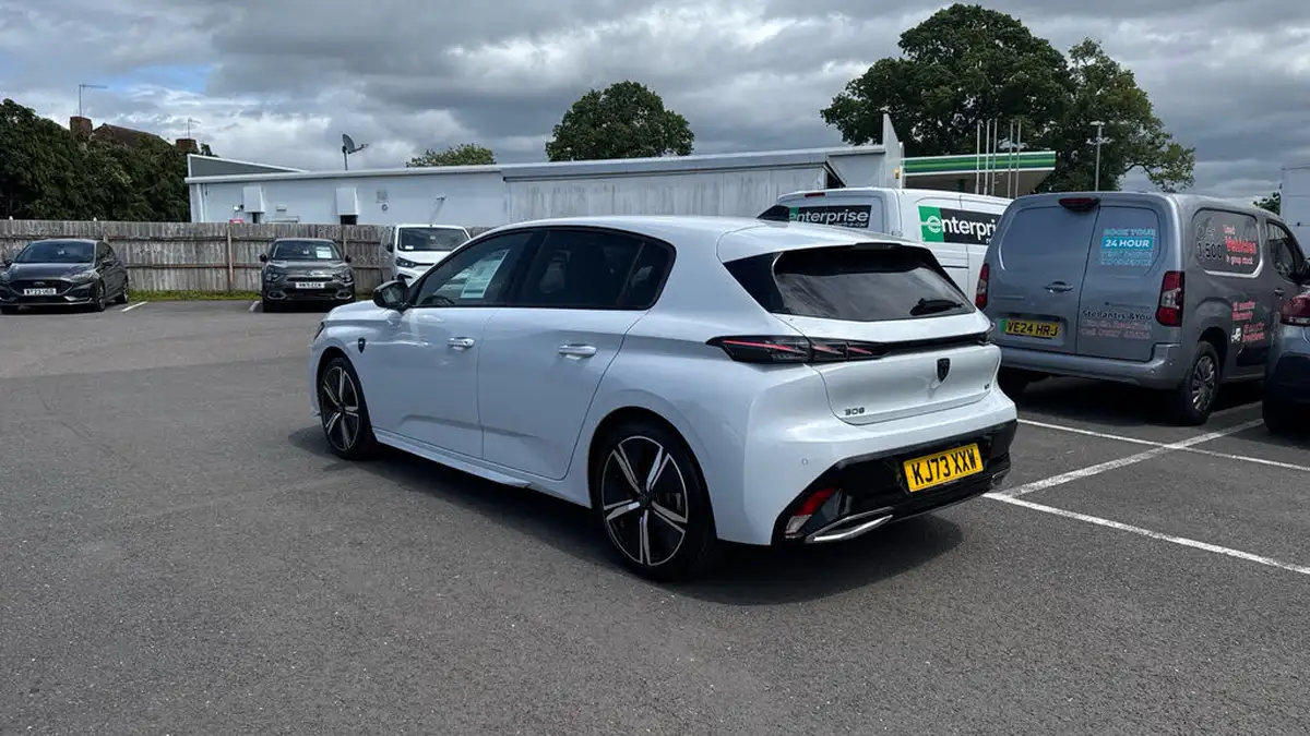 2024-peugeot-308-12-puretech-gt-130ps-ss-eat8-big-4