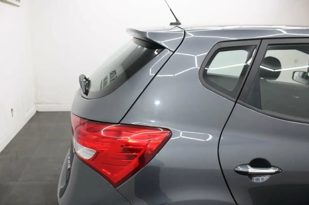 2015-hyundai-ix20-14-se-big-13