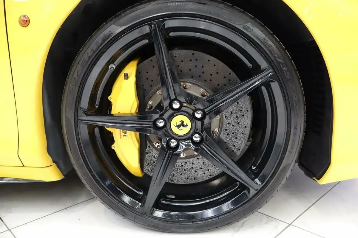 2012-ferrari-458-45-spider-big-4
