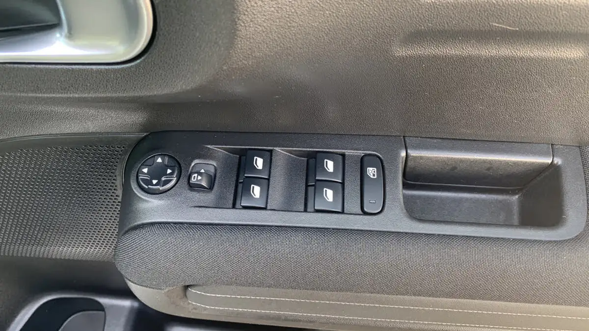 2021-citroen-c3-aircross-12-puretech-shine-plus-110ps-big-21