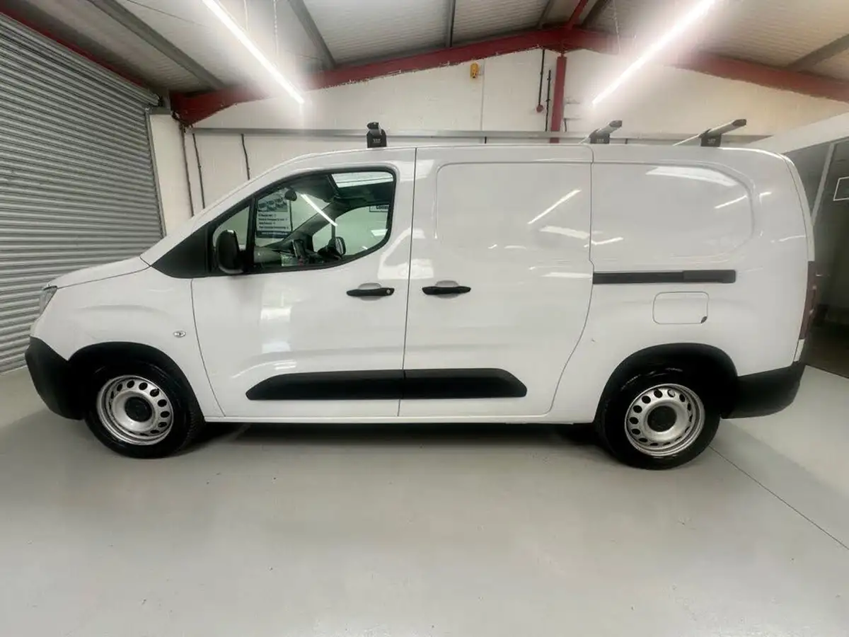 2023-peugeot-partner-15-bluehdi-950-professional-premium-100pseu6d-ss-big-10