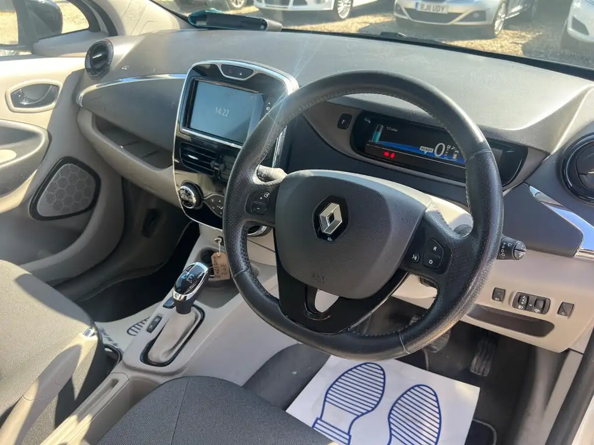 2016-renault-zoe-e-dynamique-nav-88bhp-big-8