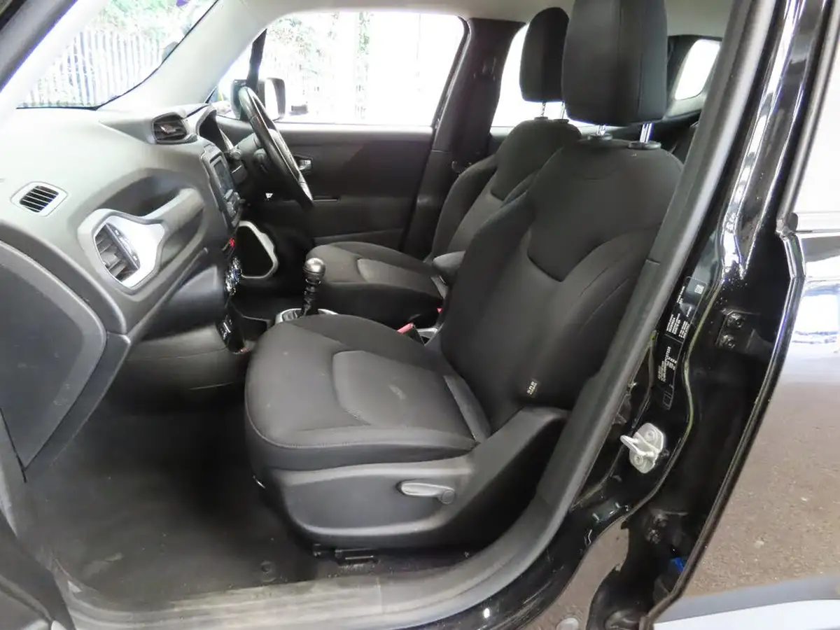 2015-jeep-renegade-14-longitude-big-6