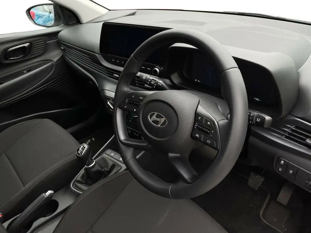 2025-hyundai-i20-10-t-gdi-advance-big-14