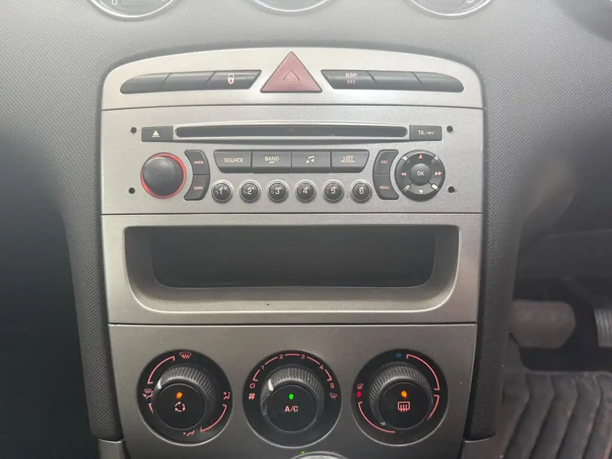 2012-peugeot-308-16-access-auto-big-20