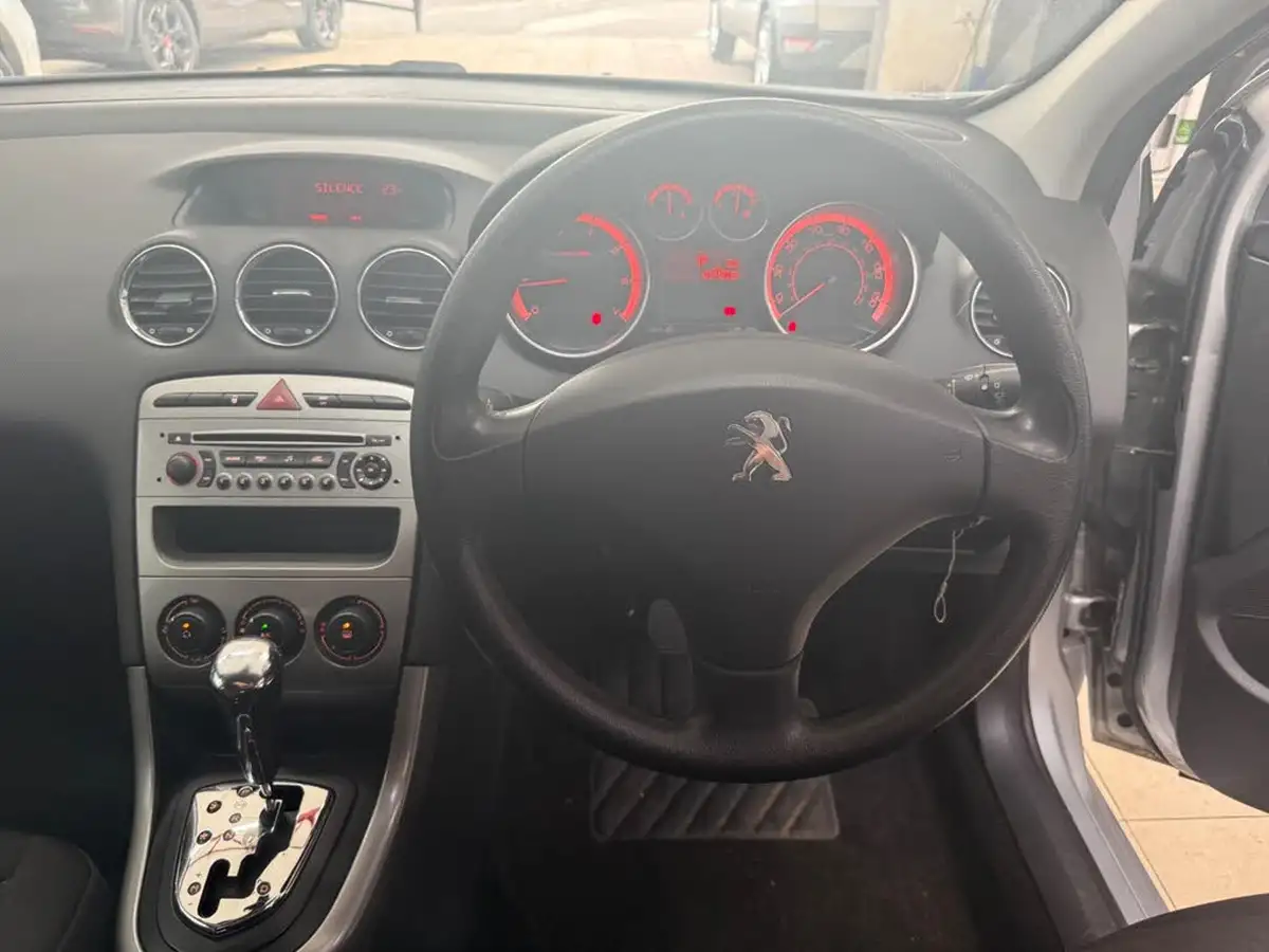 2012-peugeot-308-16-access-auto-big-16