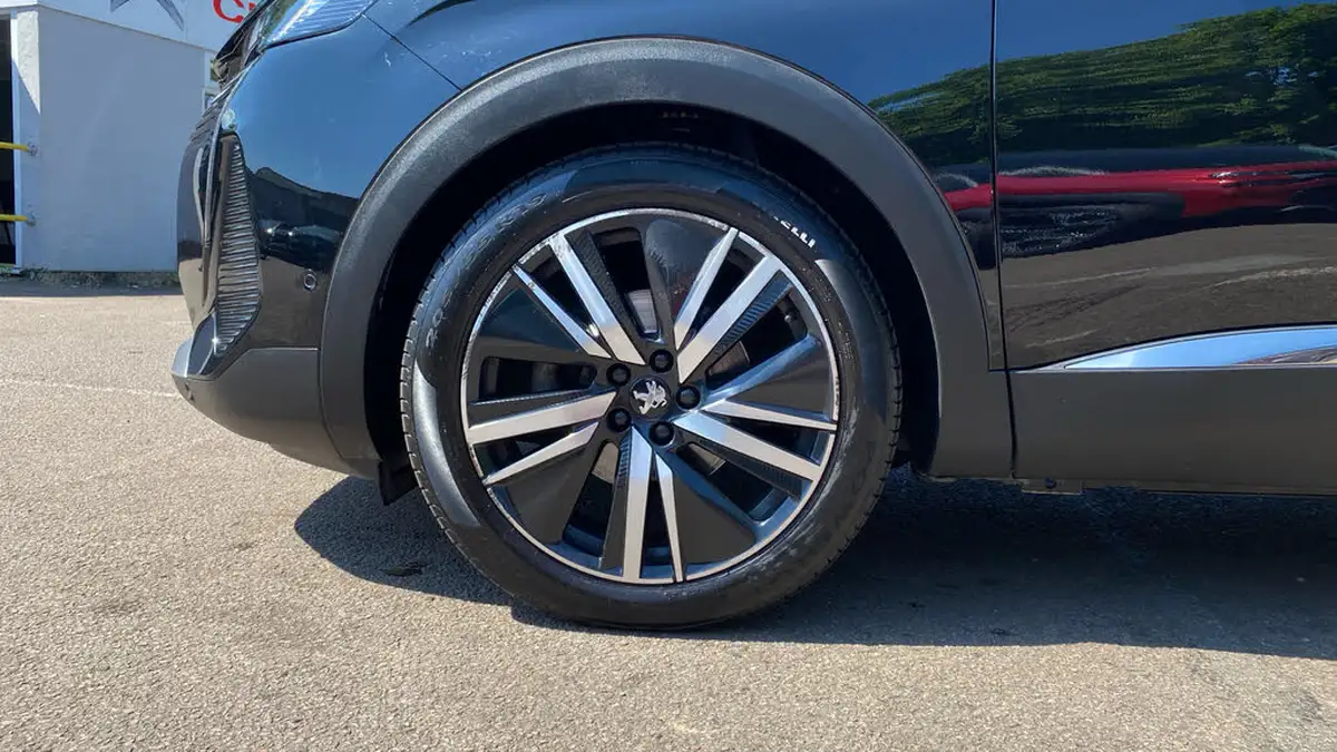 2021-peugeot-5008-suv-20-bluehdi-gt-premium-177bhp-big-13