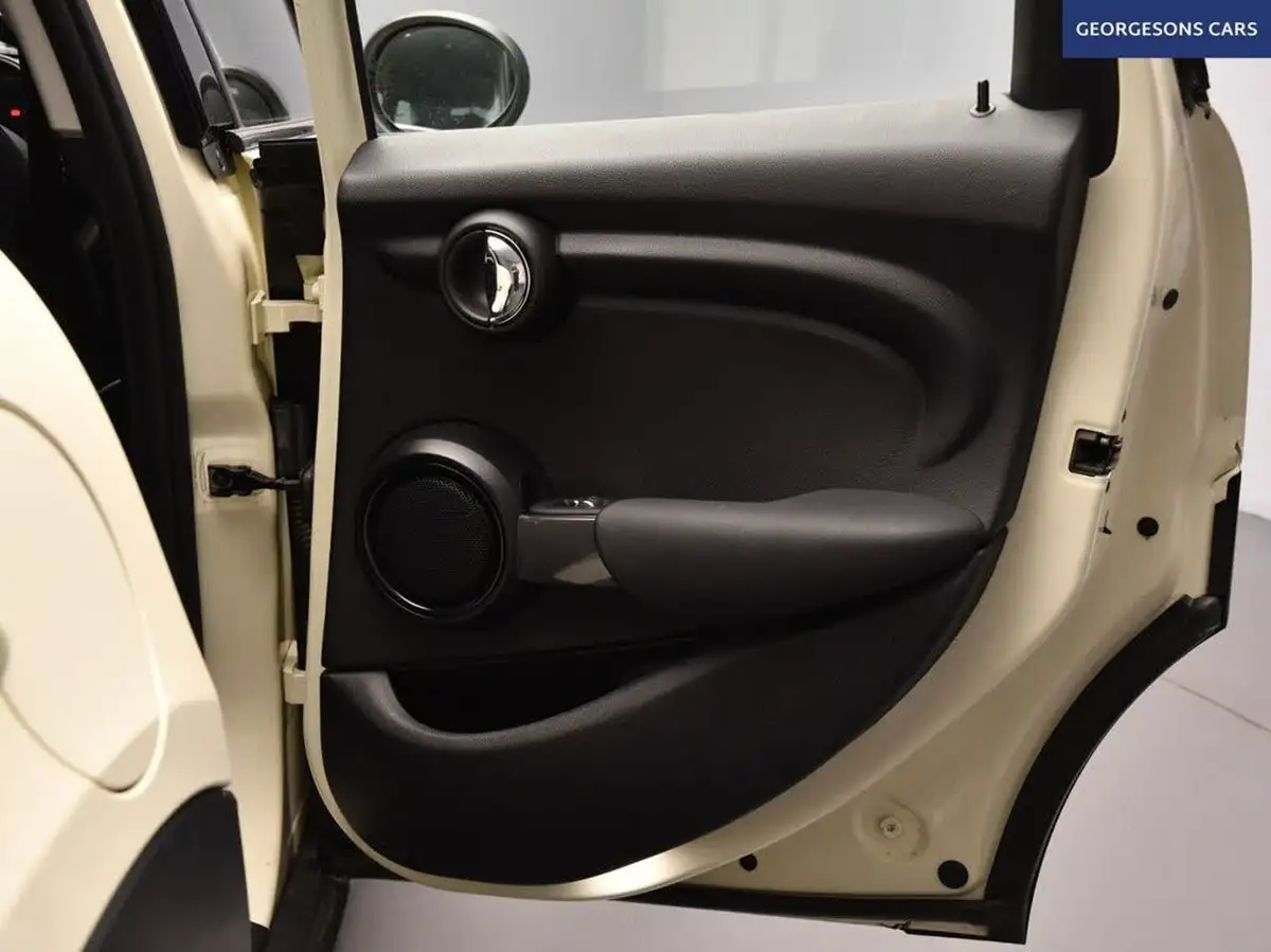 2020-mini-countryman-15-cooper-classic-big-20