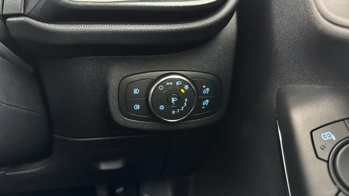 2022-ford-fiesta-10t-st-line-100ps-5d-big-28