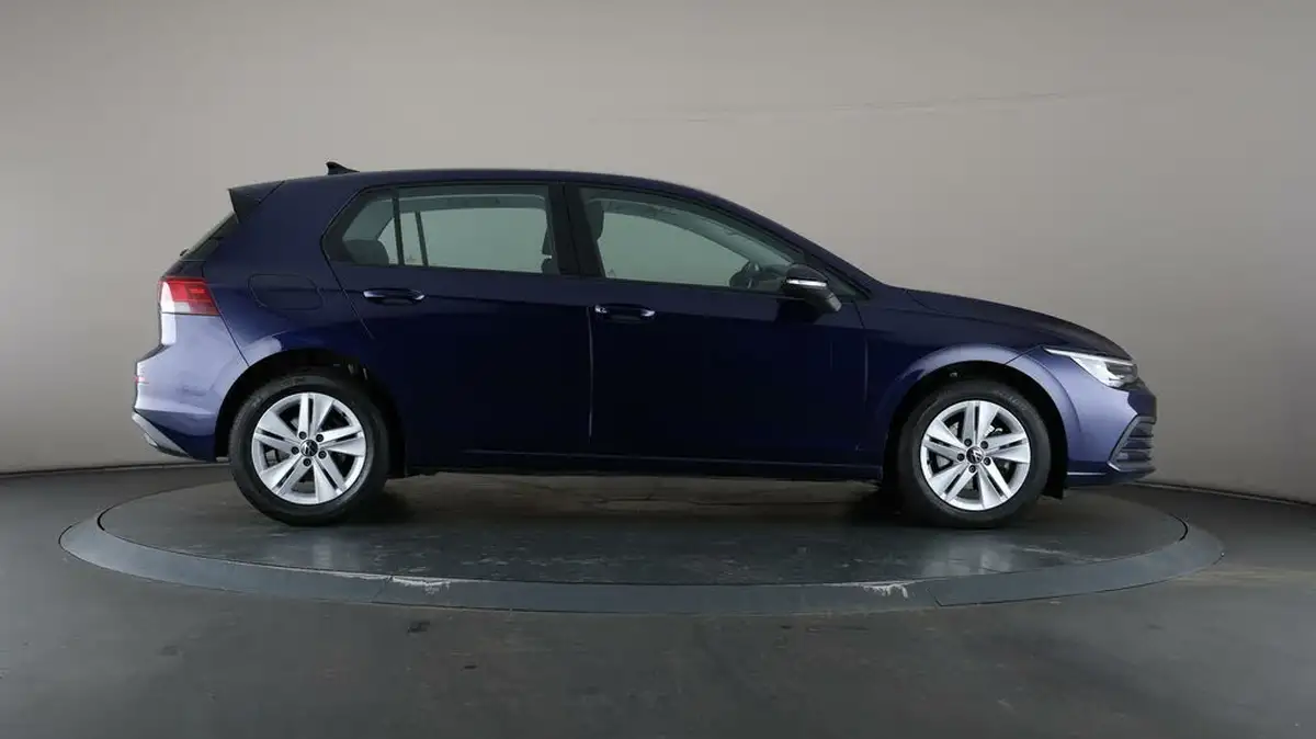 2022-volkswagen-golf-15-tsi-life-130ps-hatchback-big-59
