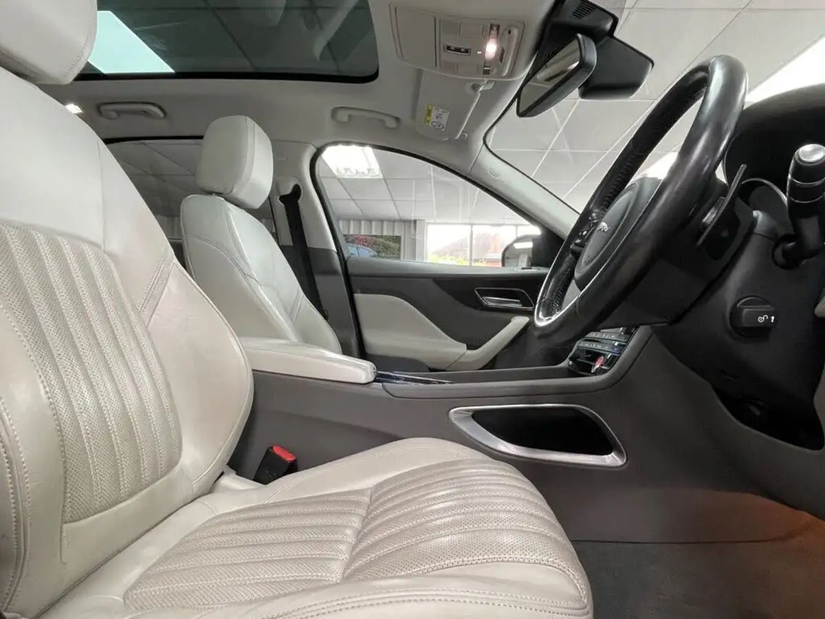2017-jaguar-f-pace-20-i4d-portfolio-180ps-awd-auto-big-24
